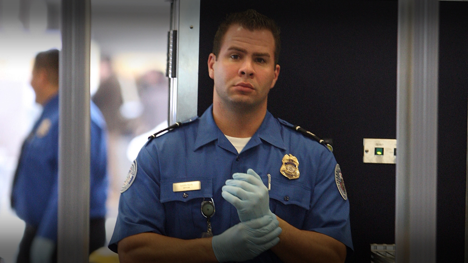 Can I Wear Jewelry Through Airport Security?